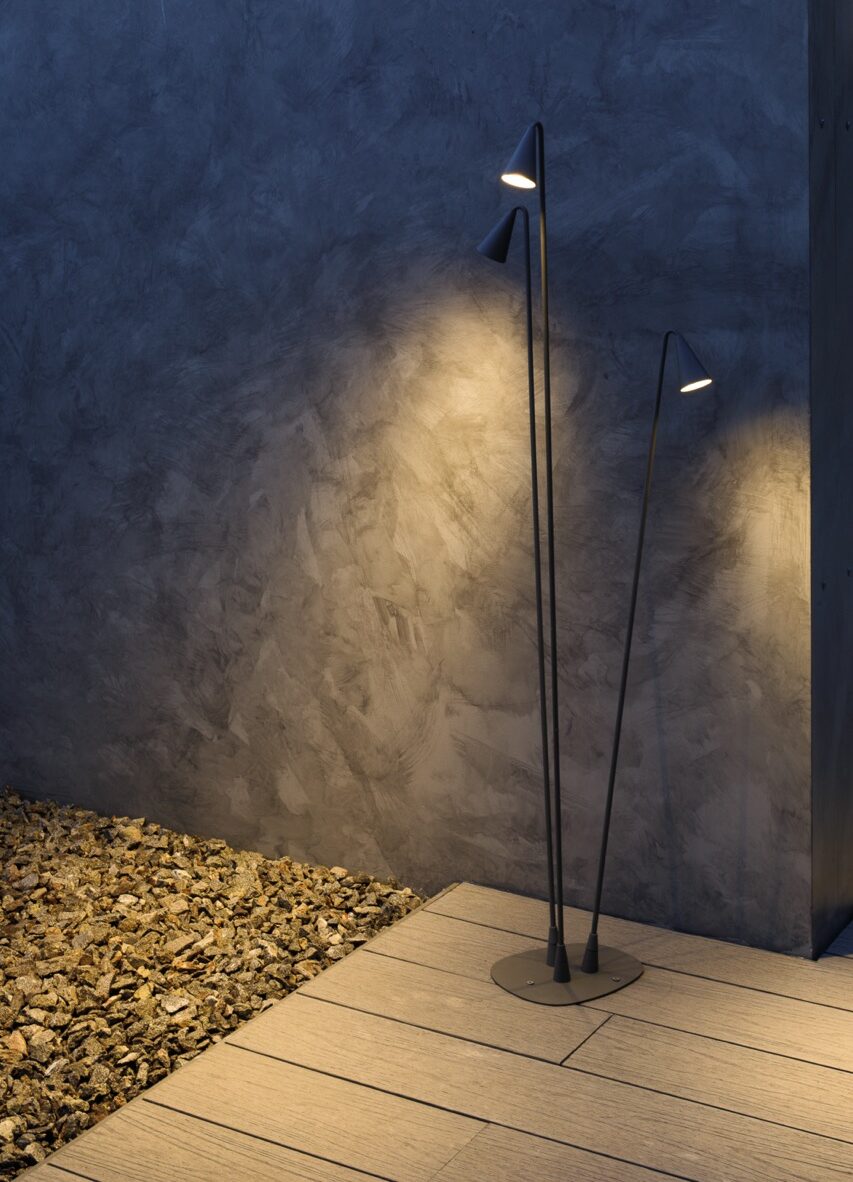 Уличные напольные светильники Brisa от Vibia,