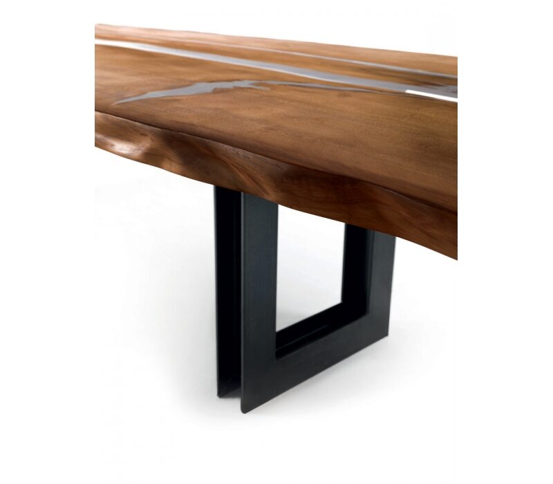 Обеденный стол Kauri Beam