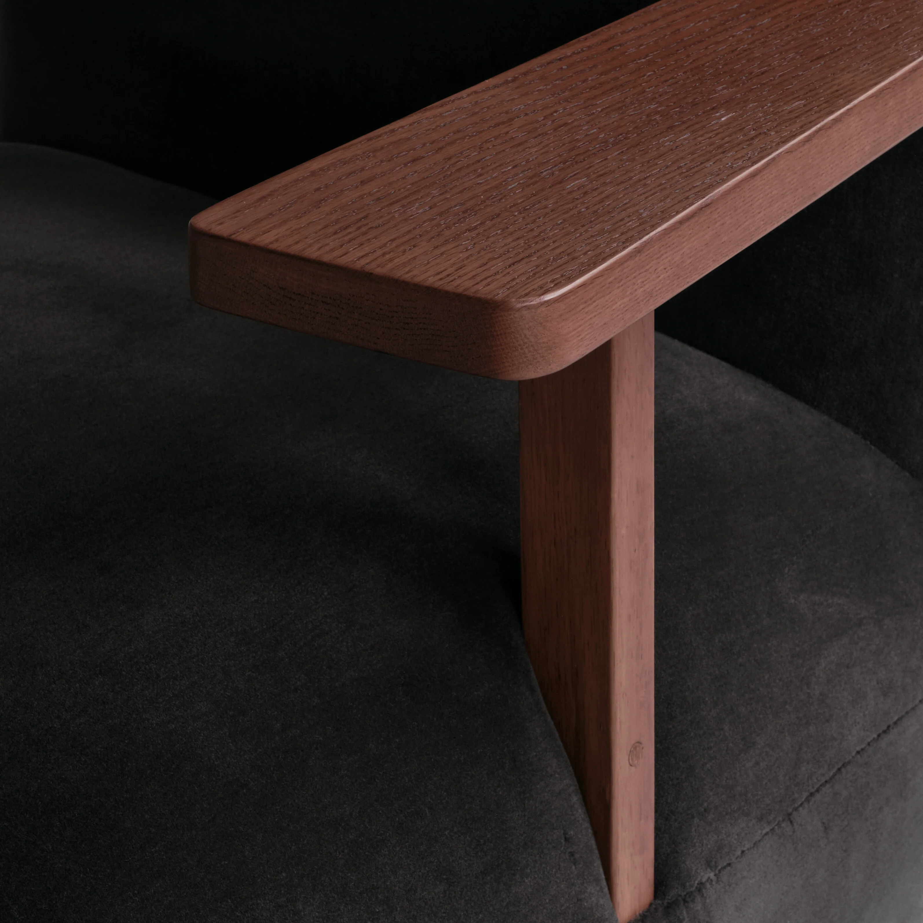 Кресло Toe Chair Armrest — Peat