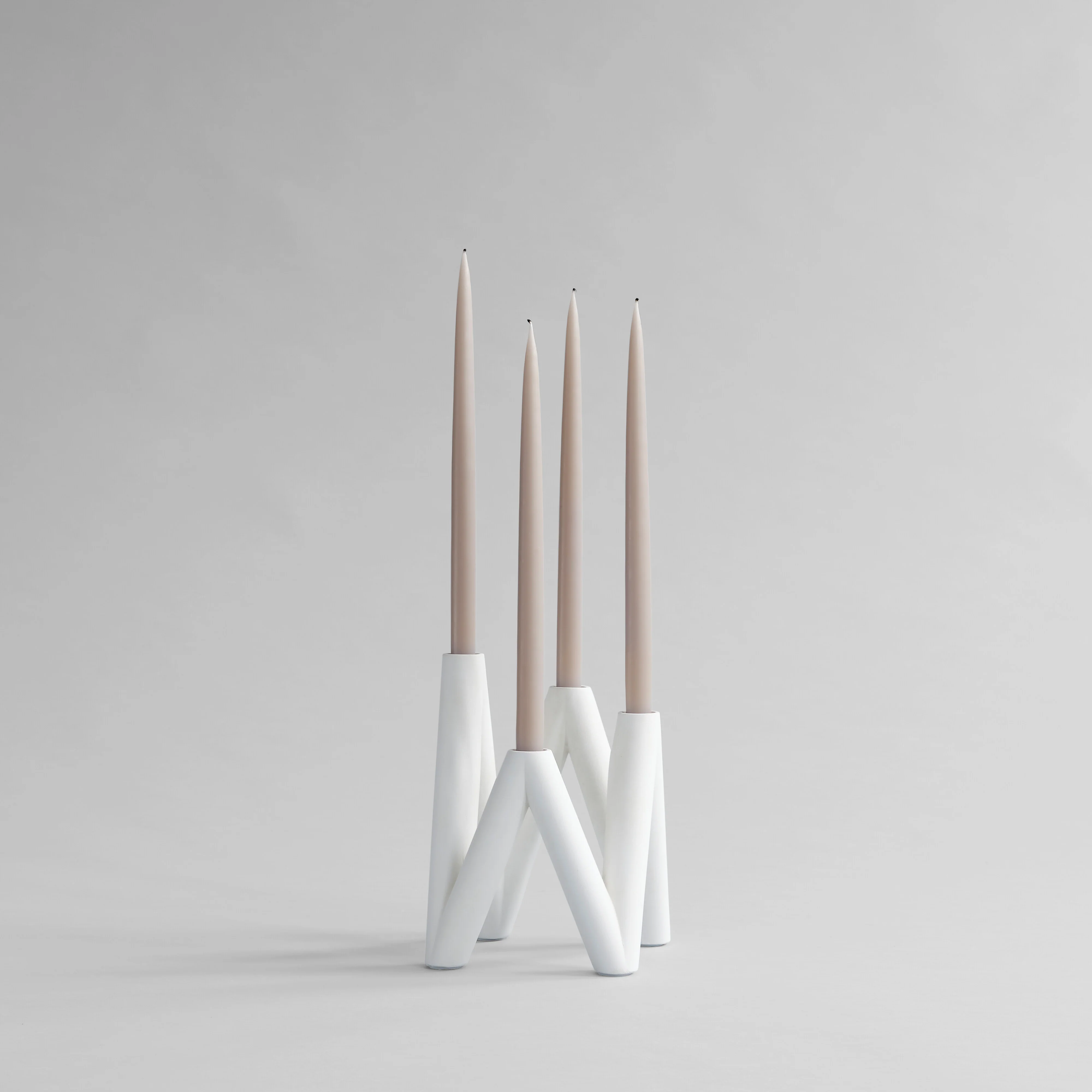 Подсвечник W — Bone White