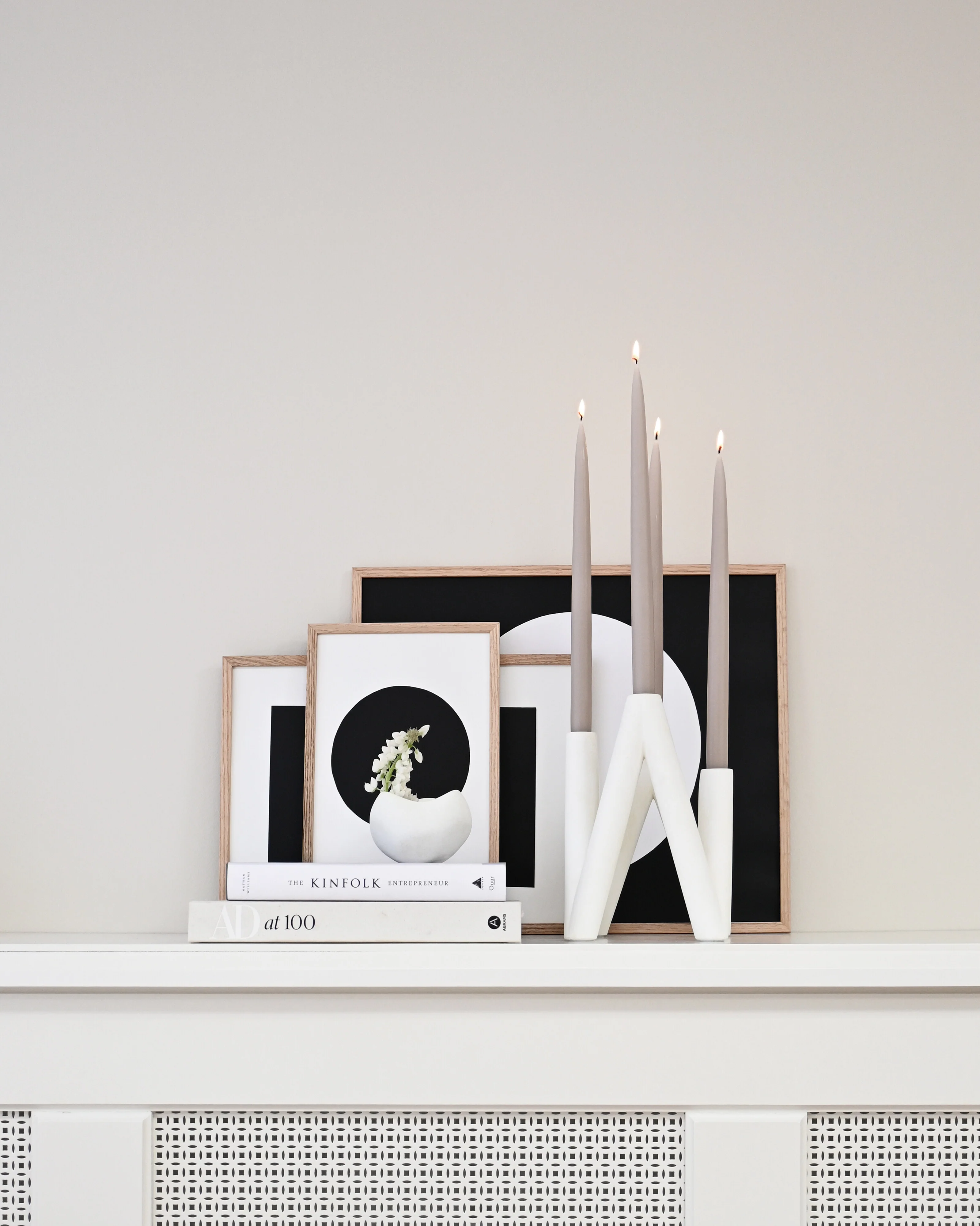 Подсвечник W — Bone White