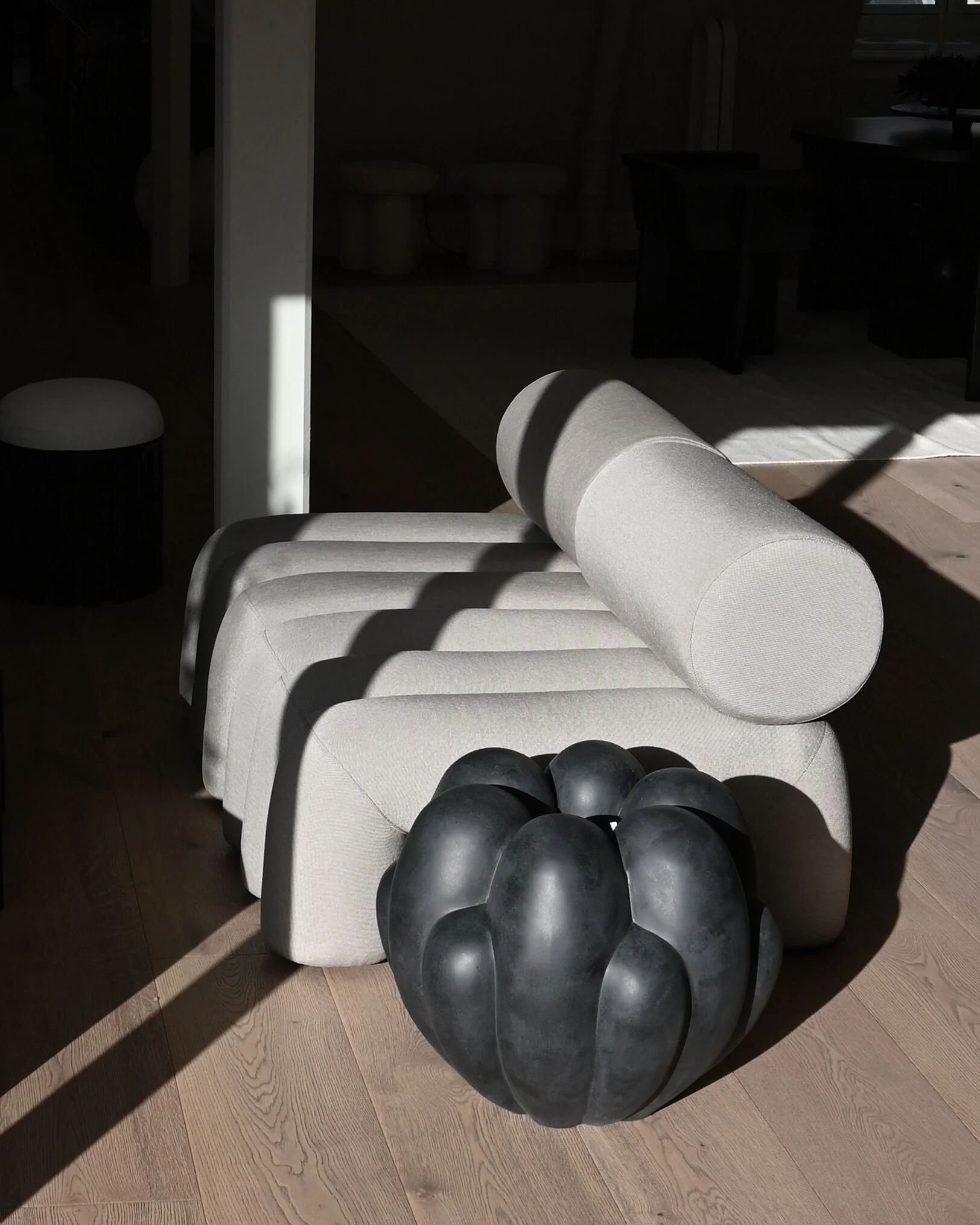 Ваза Bloom Big — Black