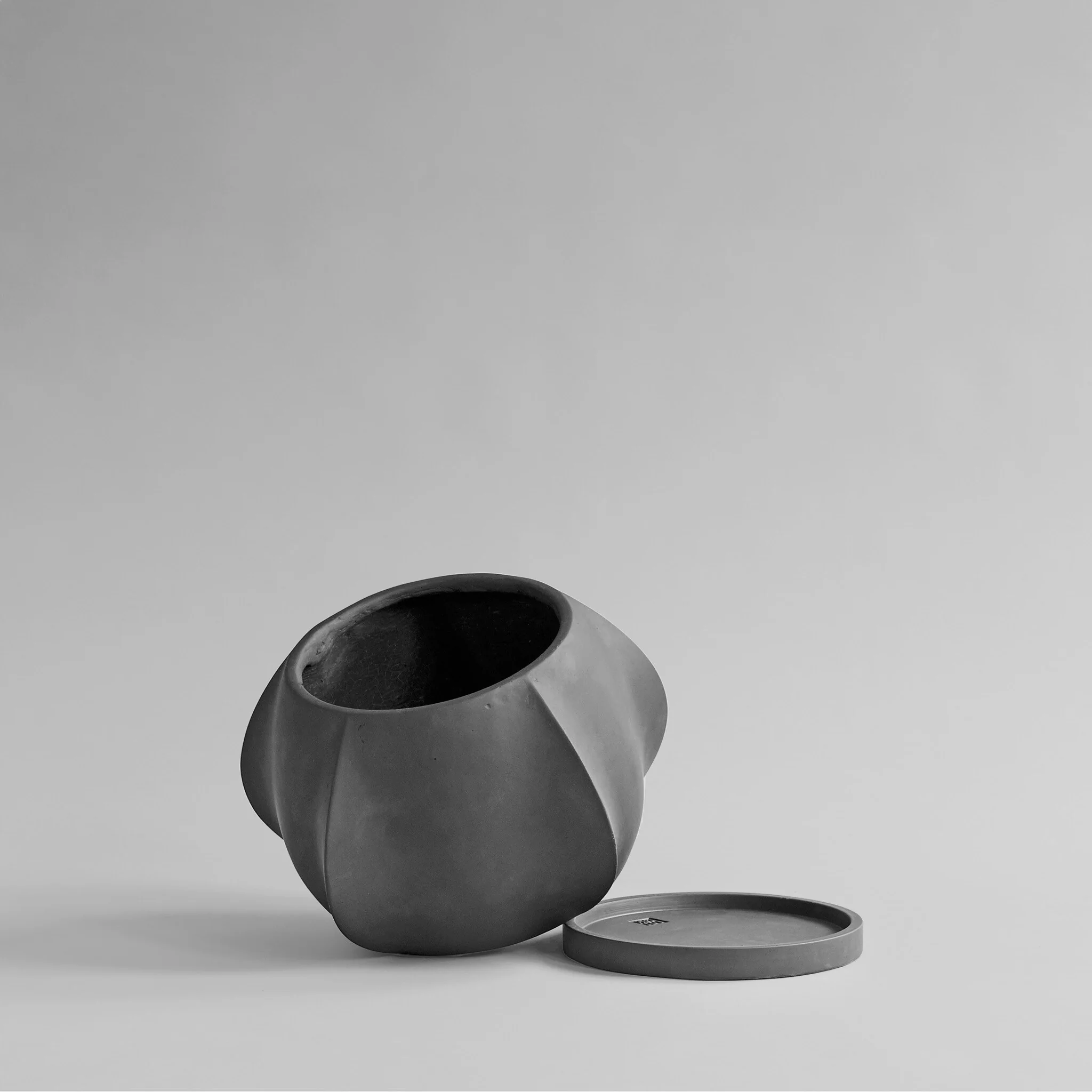 Кашпо Arket Mini — Dark Grey