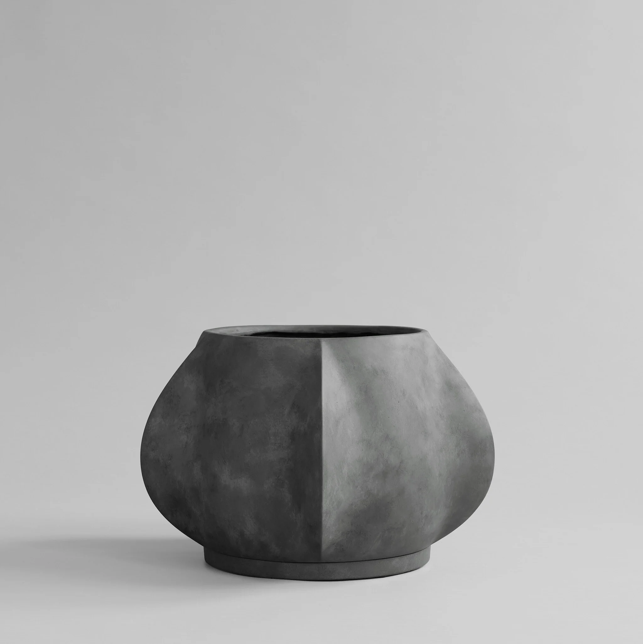 Кашпо Arket Medio — Dark Grey