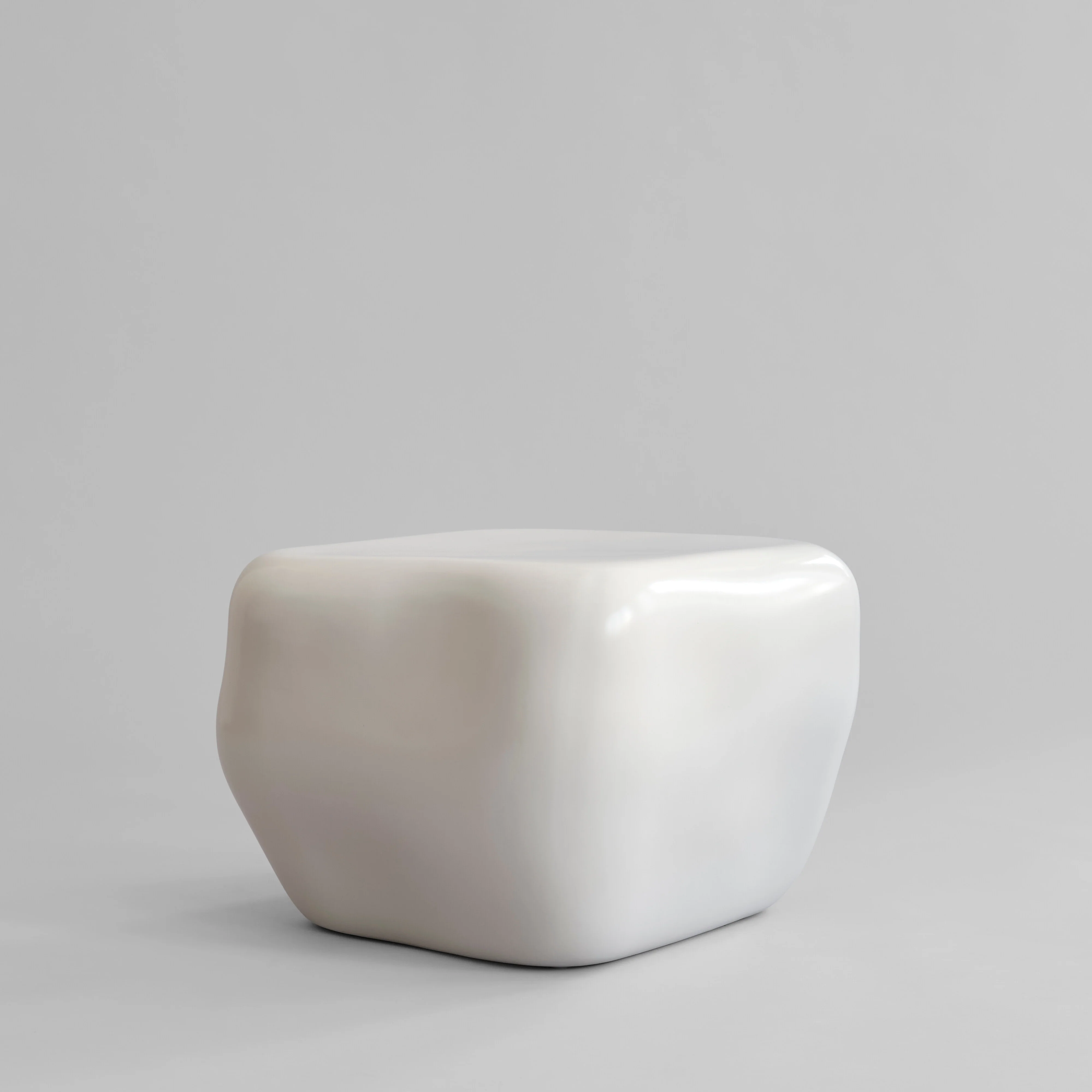 Журнальный столик Ishi Medio — High Glaze Birch