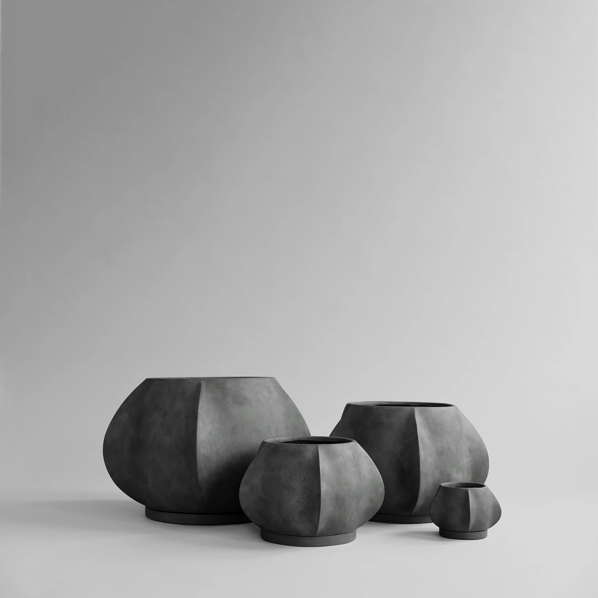 Кашпо Arket Petit — Dark Grey