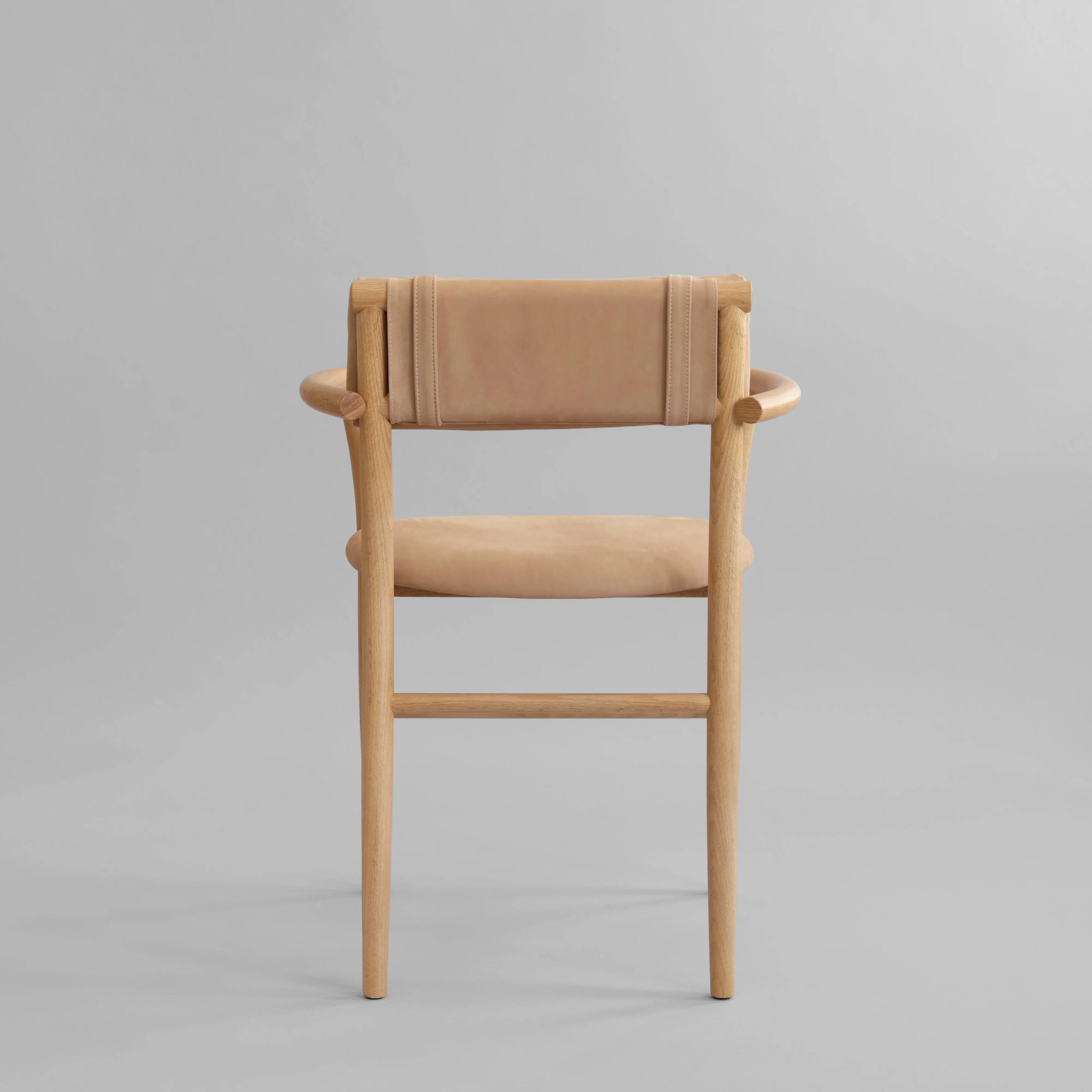 Стул с подлокотниками Nama — Nubuck