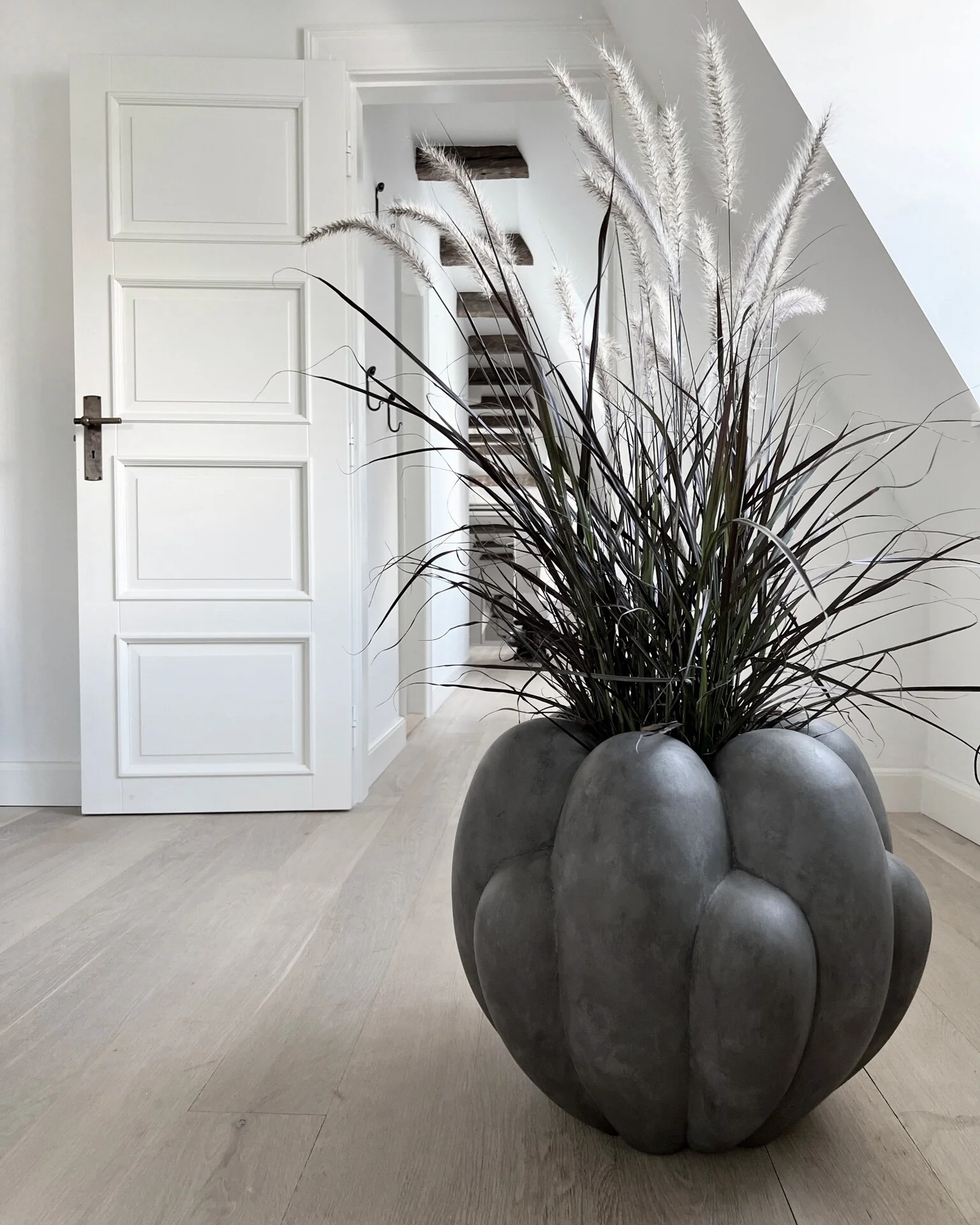 Ваза Bloom Big — Dark Grey