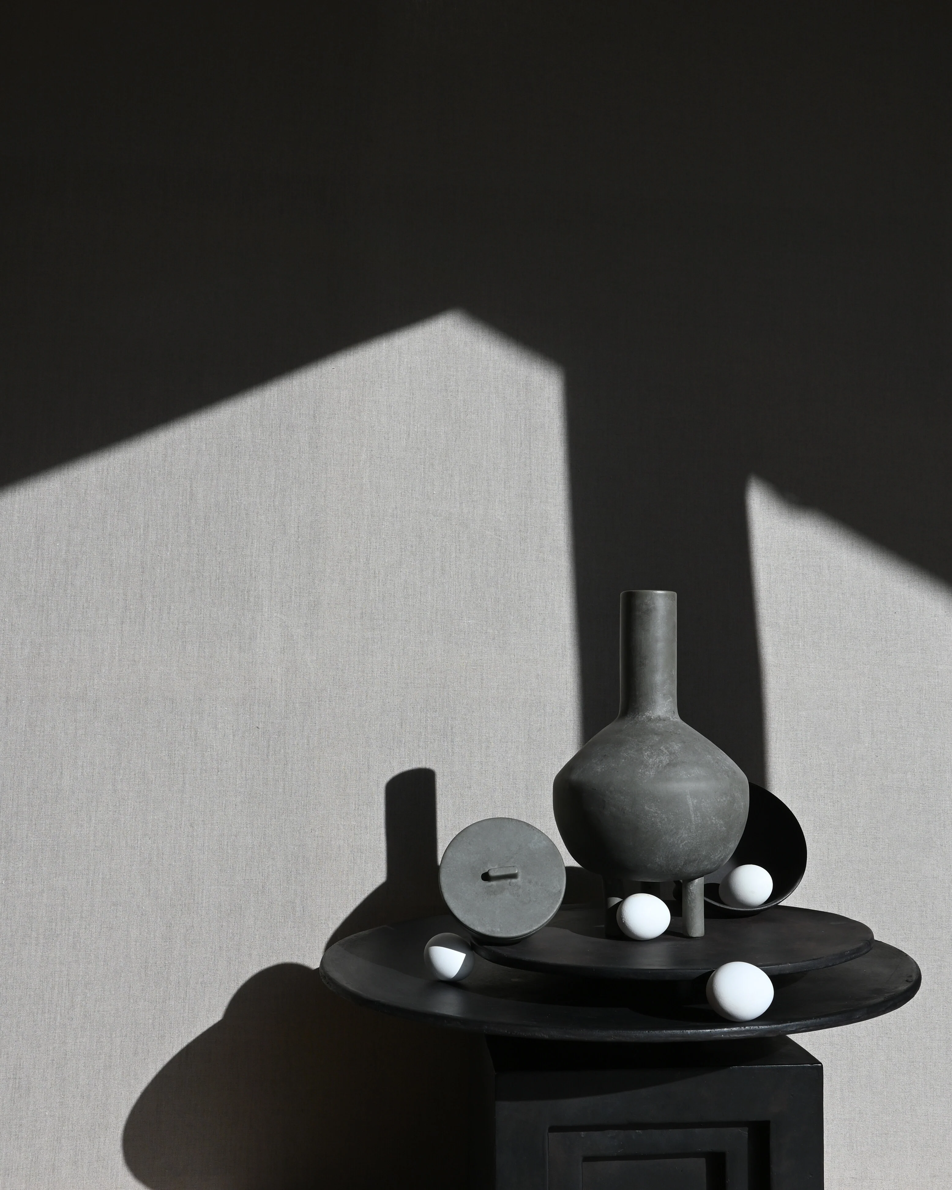 Ваза Duck Fat — Dark Grey