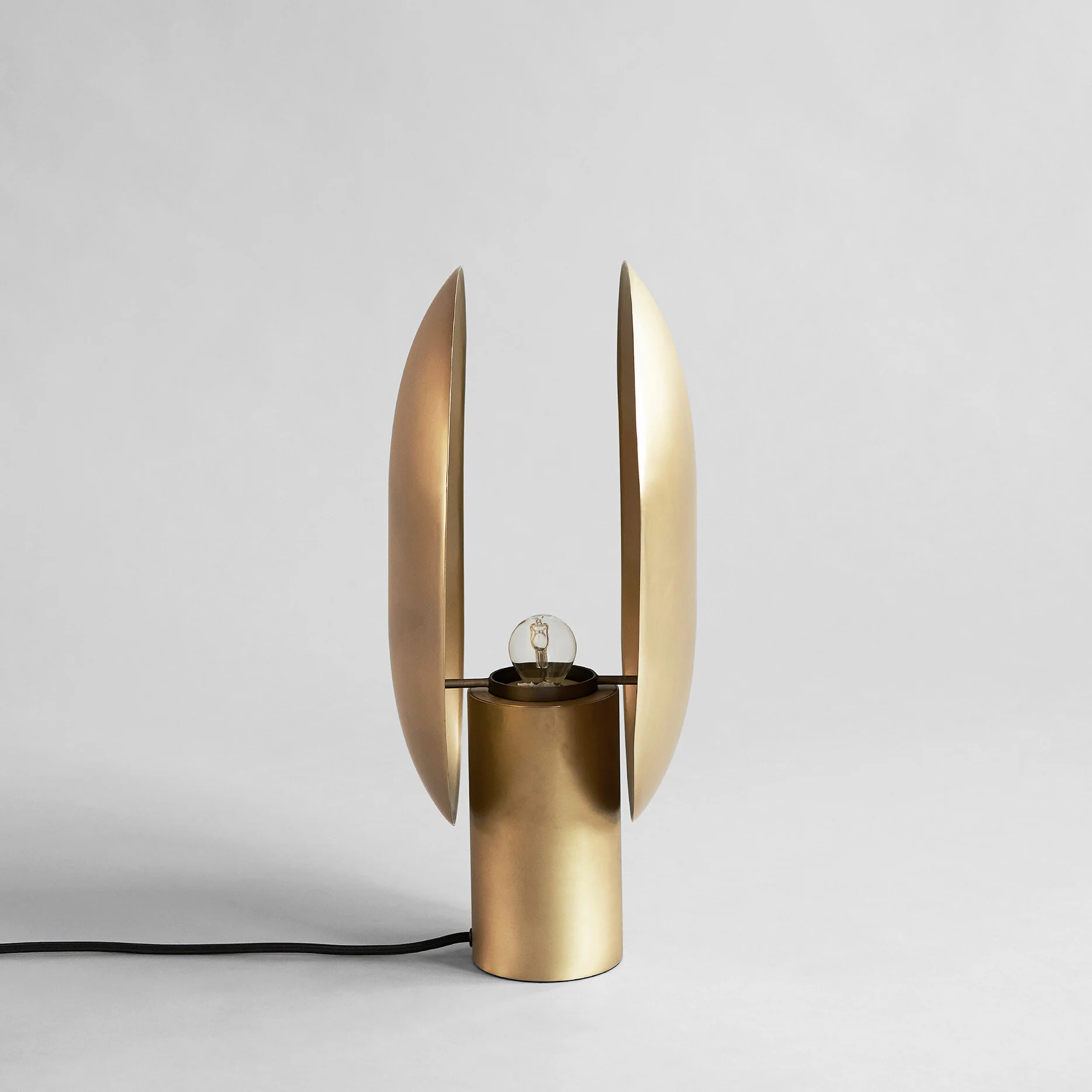 Настольный светильник Clam — Brass