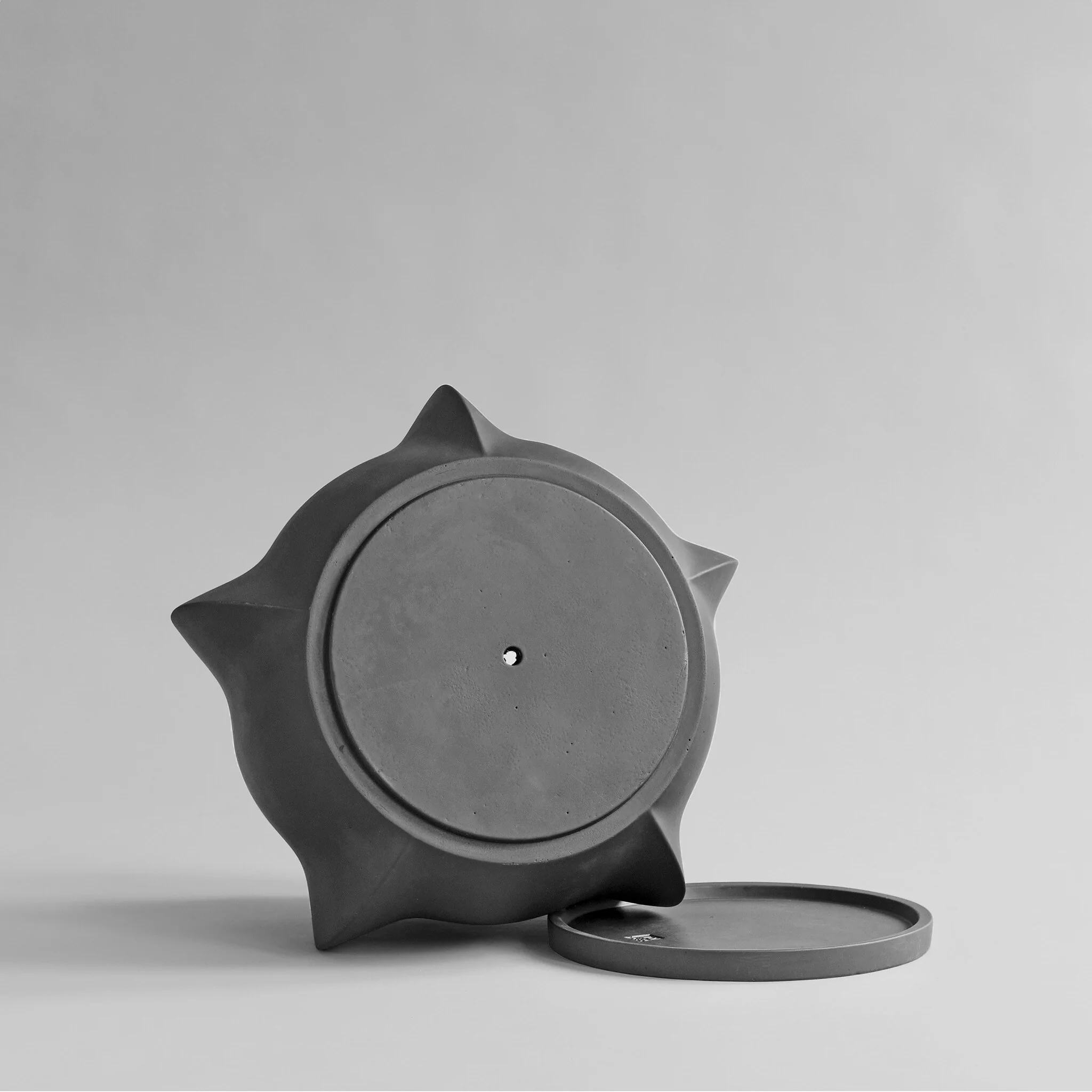 Кашпо Arket Medio — Dark Grey