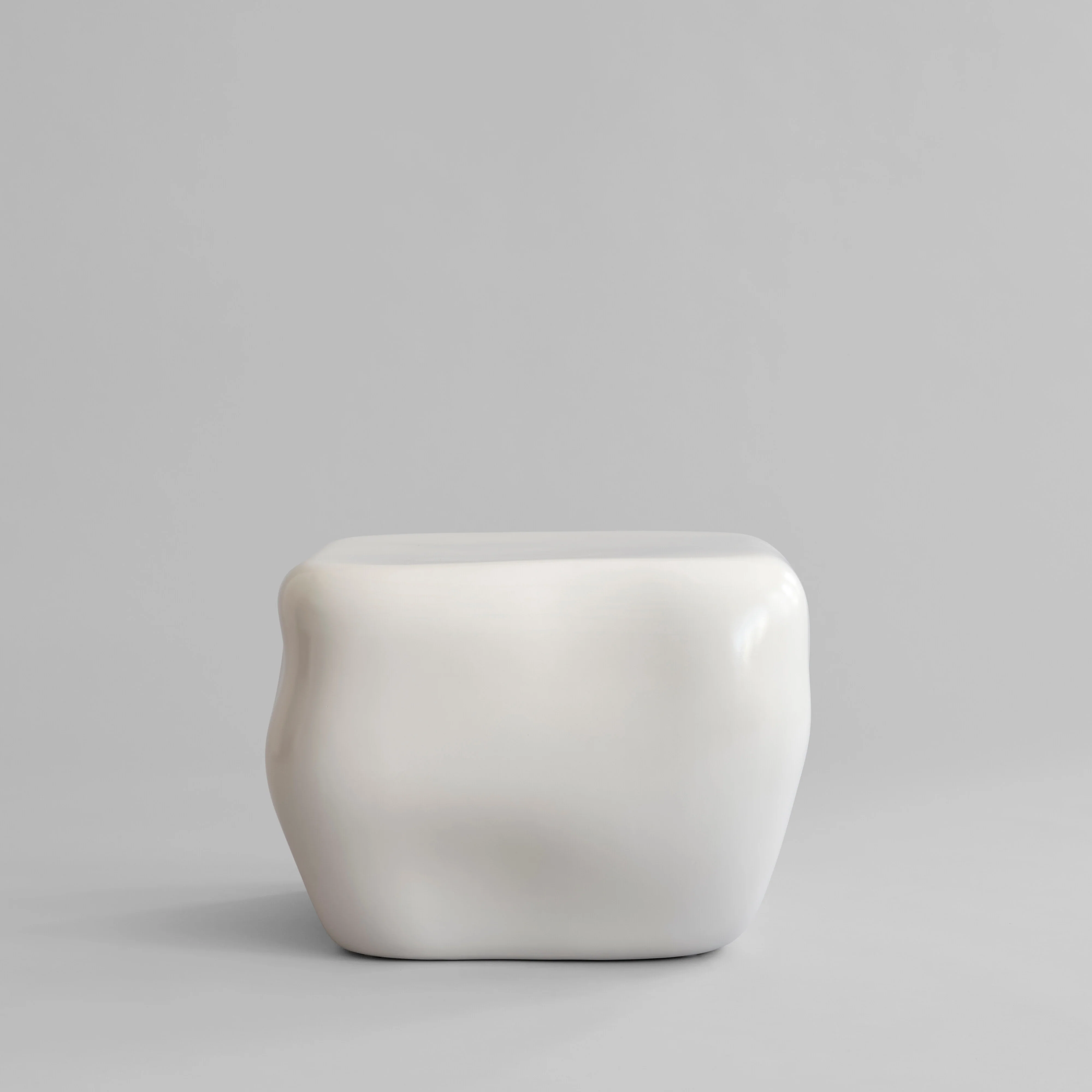 Журнальный столик Ishi Medio — High Glaze Birch