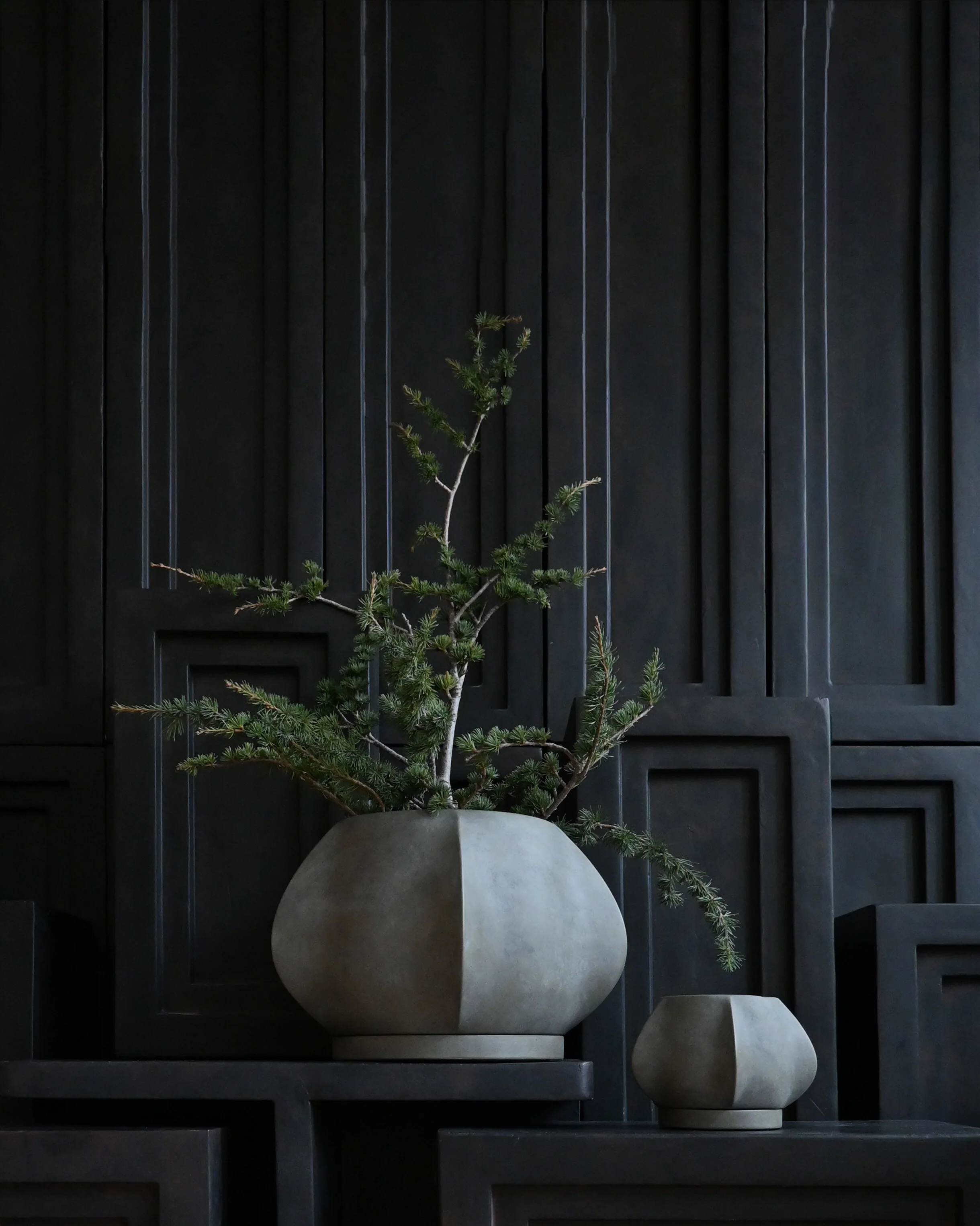 Кашпо Arket Medio — Dark Grey