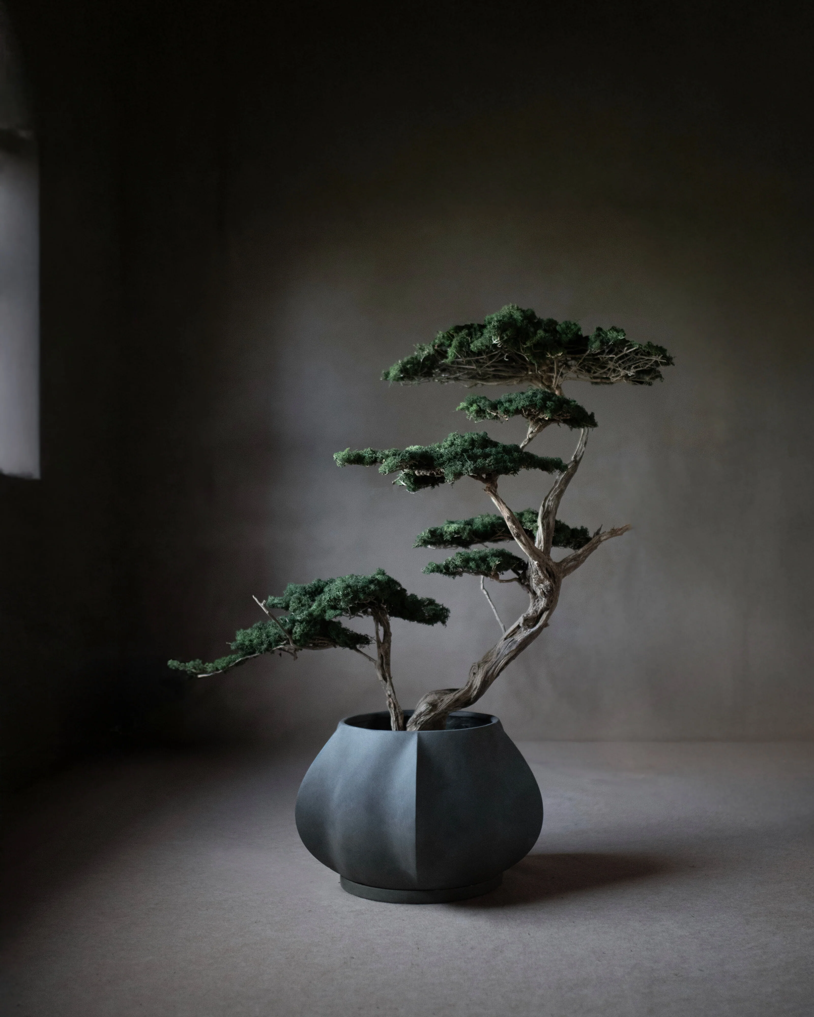 Кашпо Arket Medio — Dark Grey