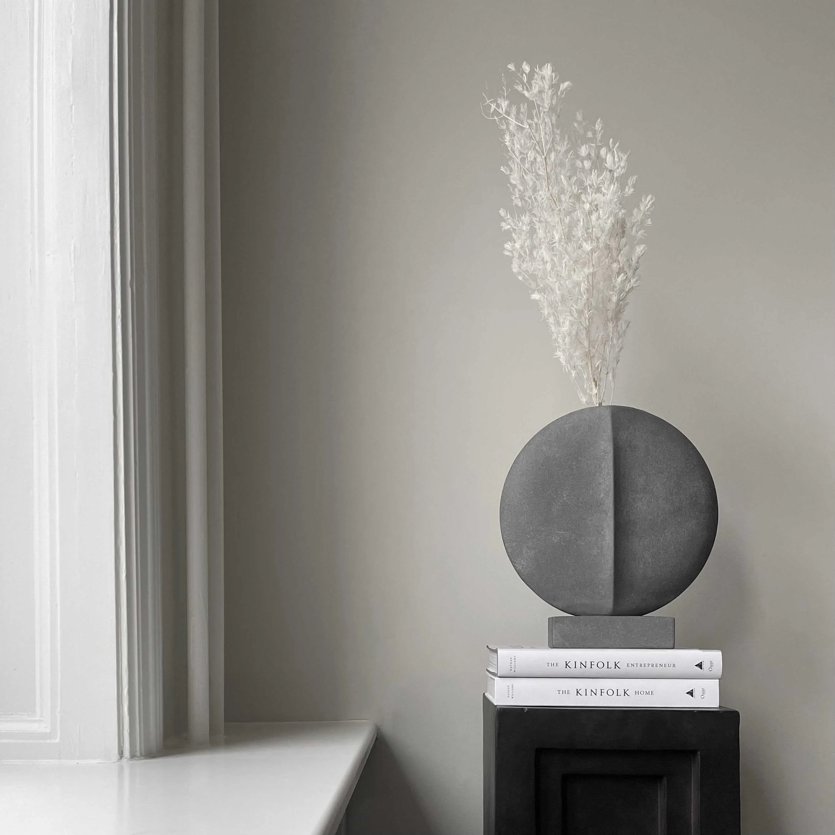 Ваза Guggenheim Mini — Dark Grey