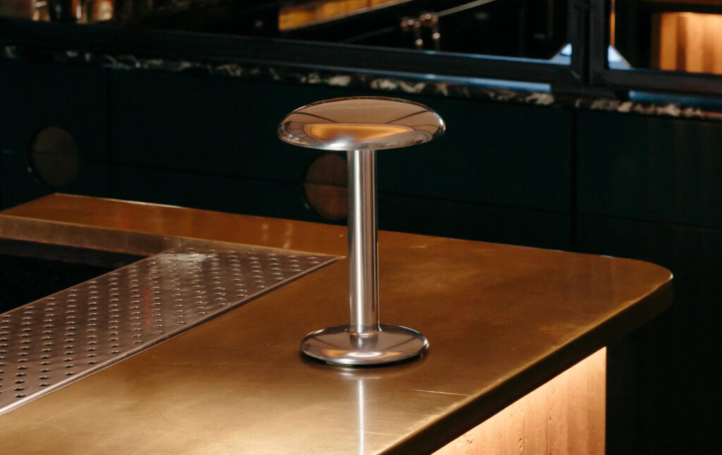 портативный светильник Flos Gustave Residential Polished Silver