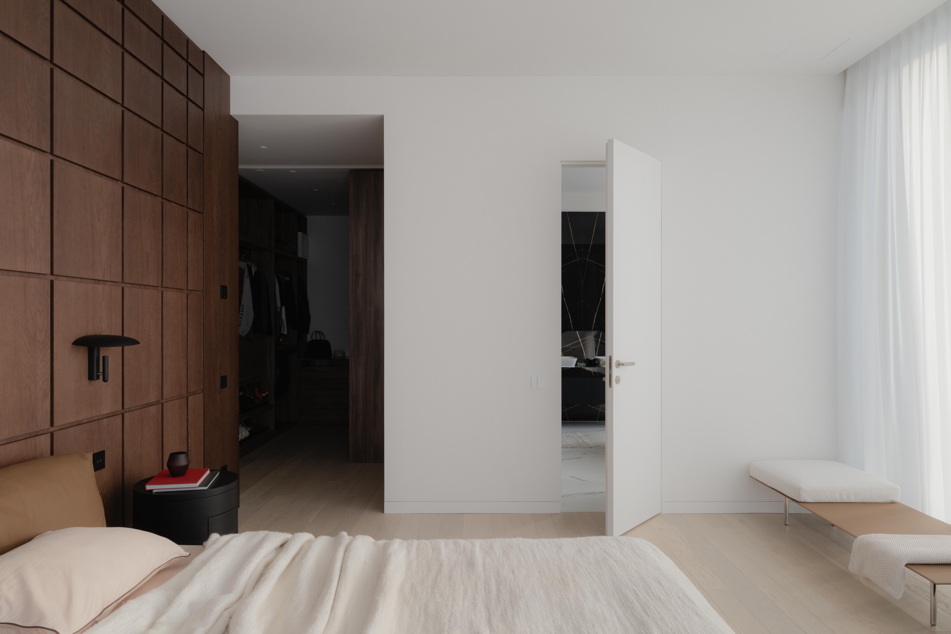 Дизайнер Борис Денисюк, buro Five - Апартаменты в Capital Towers