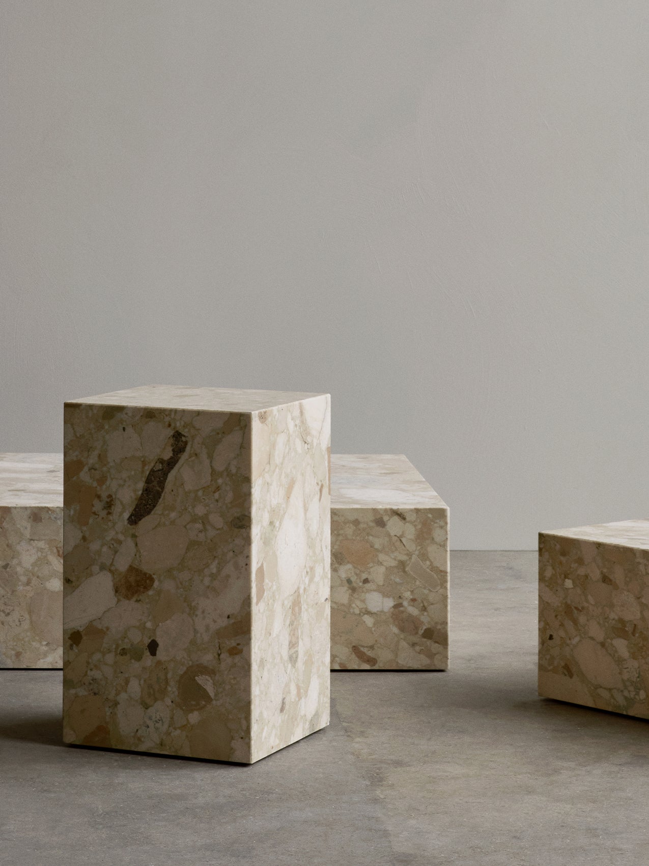 Журнальный столик Plinth Low