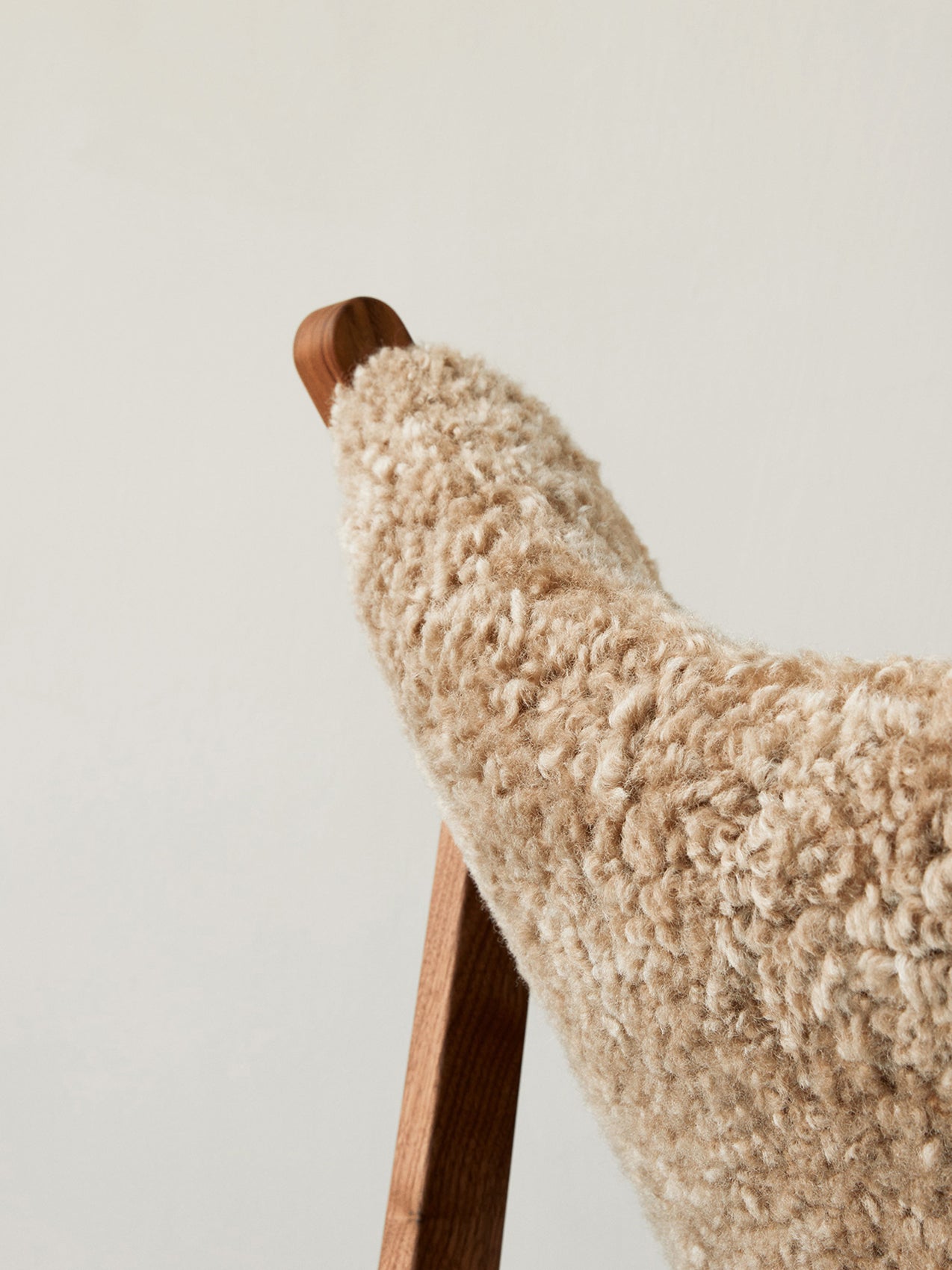 Кресло Knitting, обивка из овчины