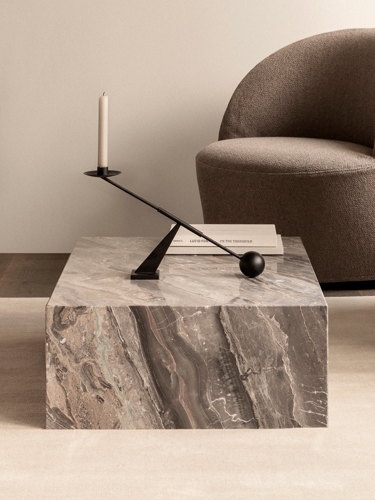 Журнальный столик Plinth Low
