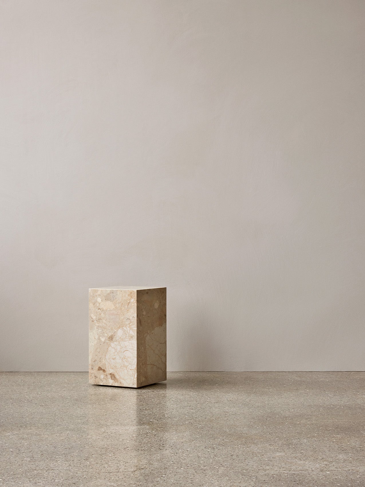 Приставной столик Plinth Tall
