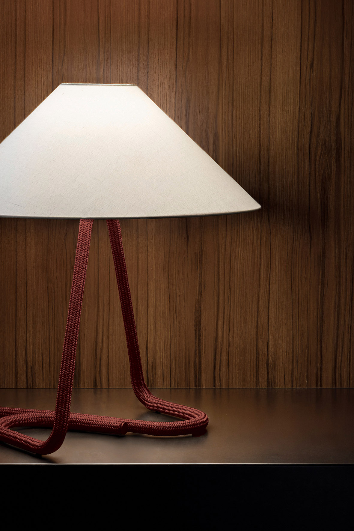 Настольная лампа Hat