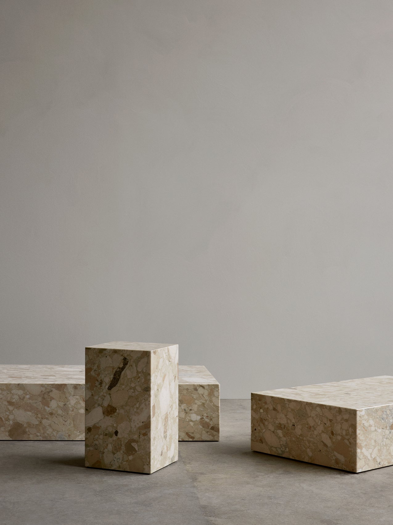 Журнальный столик Plinth Grand