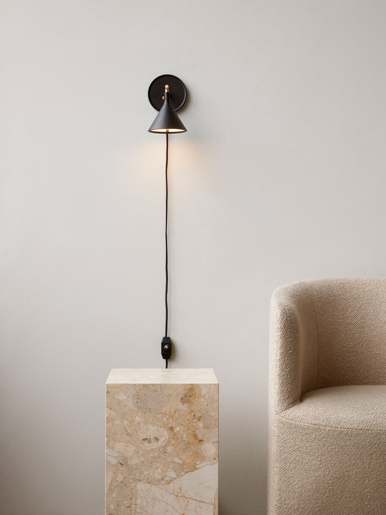 Настенный светильник Cast Sconce с рассеивателем, с диммером